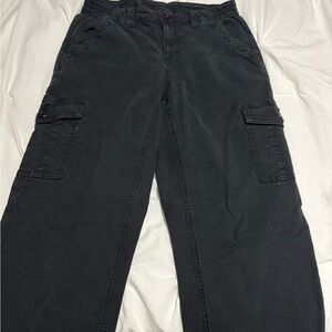 AmericanEagle Cargo Pants in Dark Charcoal — Comfortable Everyday Style